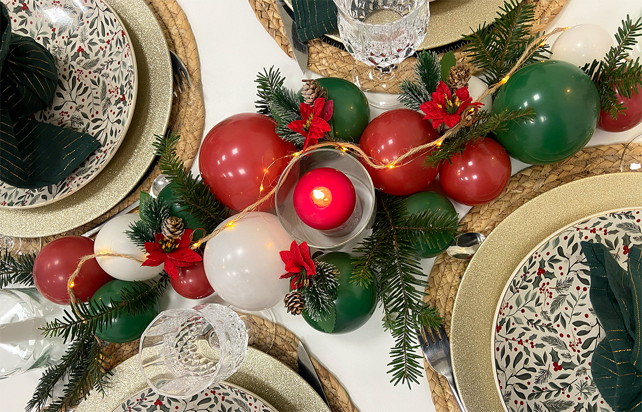 Featured image for “Ballons et Magie de Noël : Réinventez Votre Décoration de Fête ! 🎄✨”